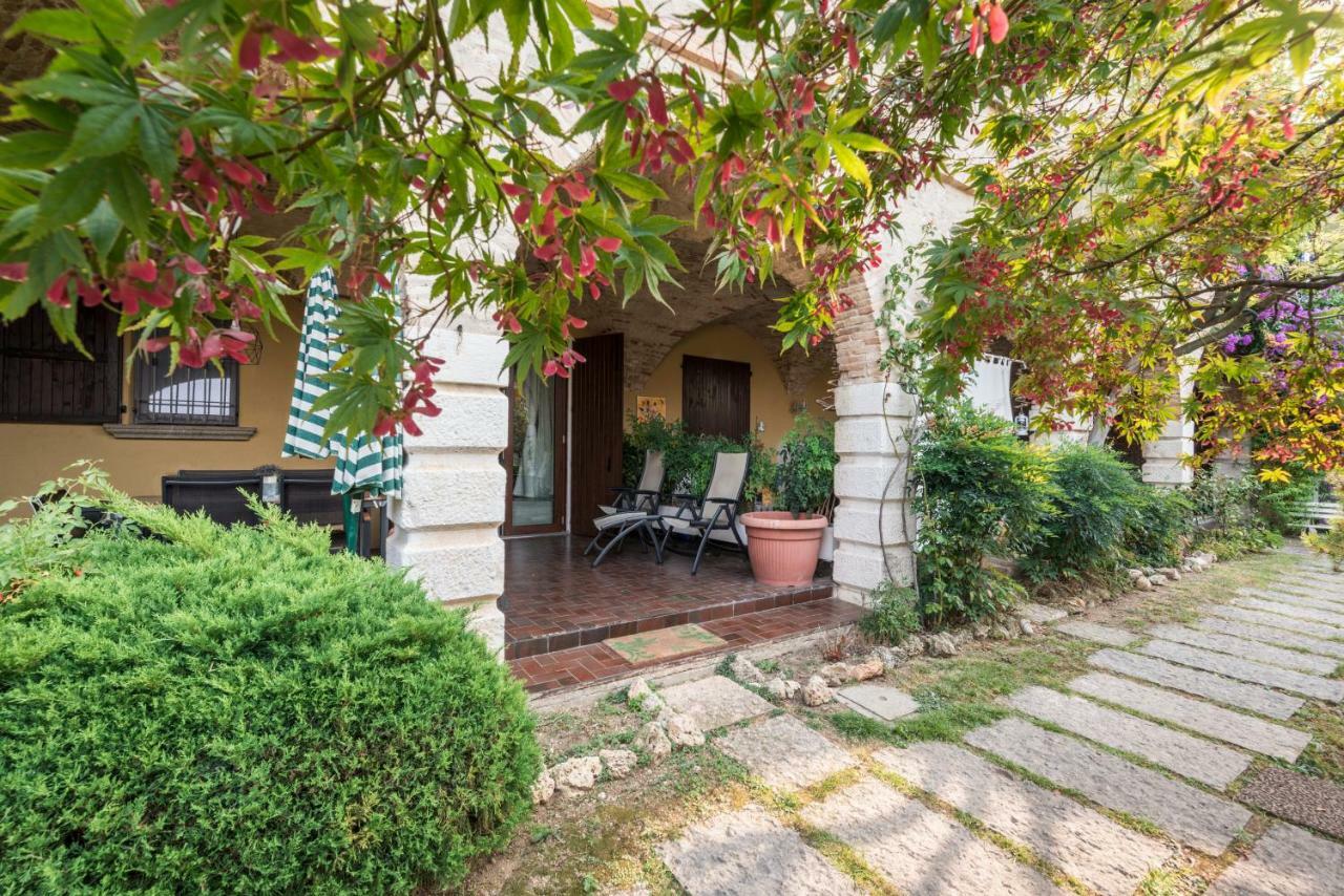 Appartamento Balkissa San Felice del Benaco Kültér fotó